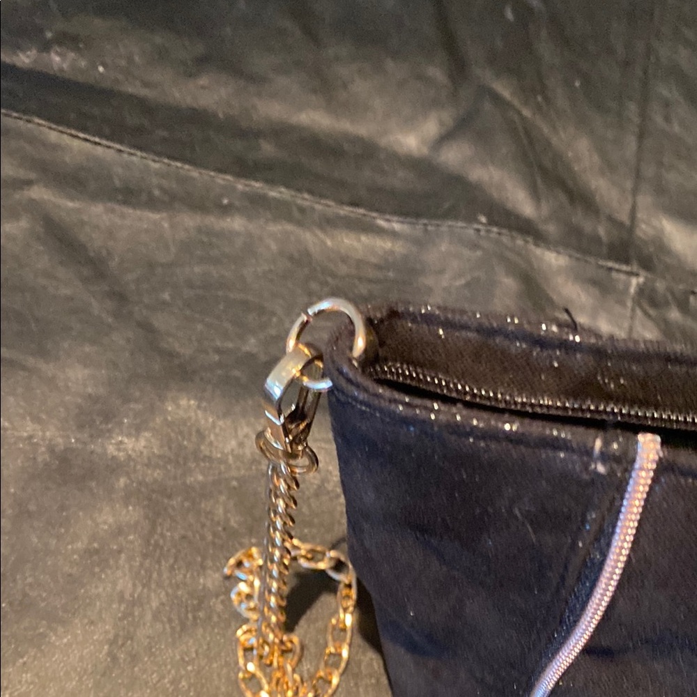 Yves Saint Laurent Beauty Black and Gold Crossbody Bag with bonus brooch - Picture 11 of 16